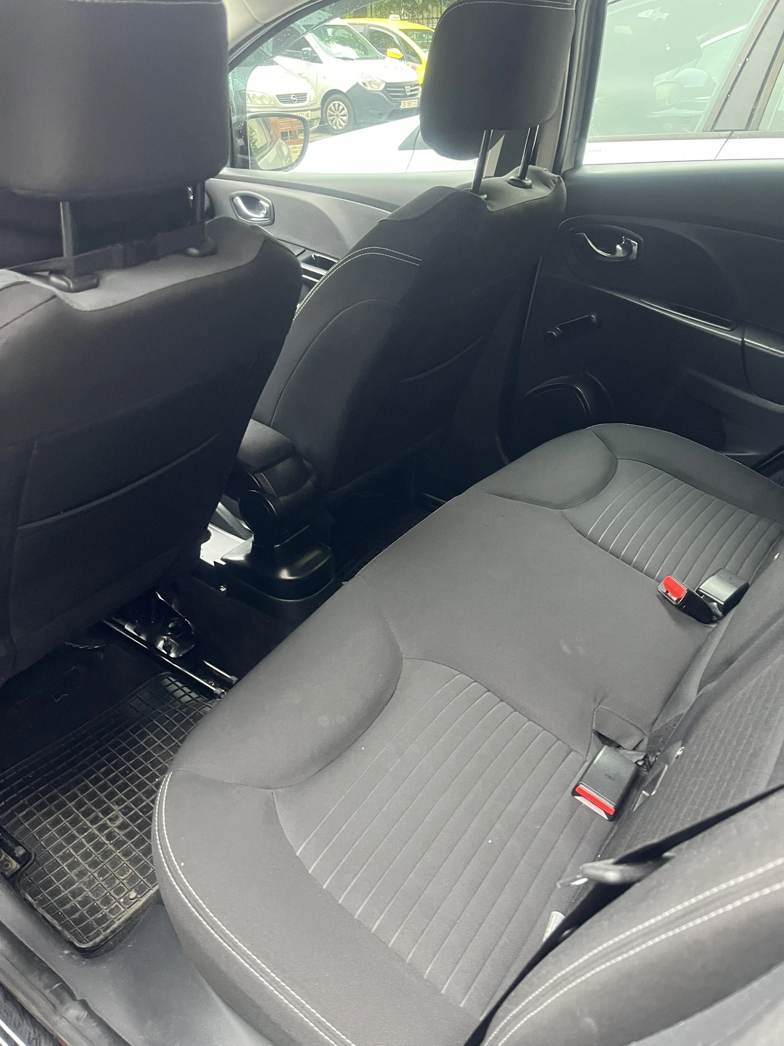 Renault Clio 1.5 dci 90к.с.Регист.Обслужена, снимка 12 - Автомобили и джипове - 54481322