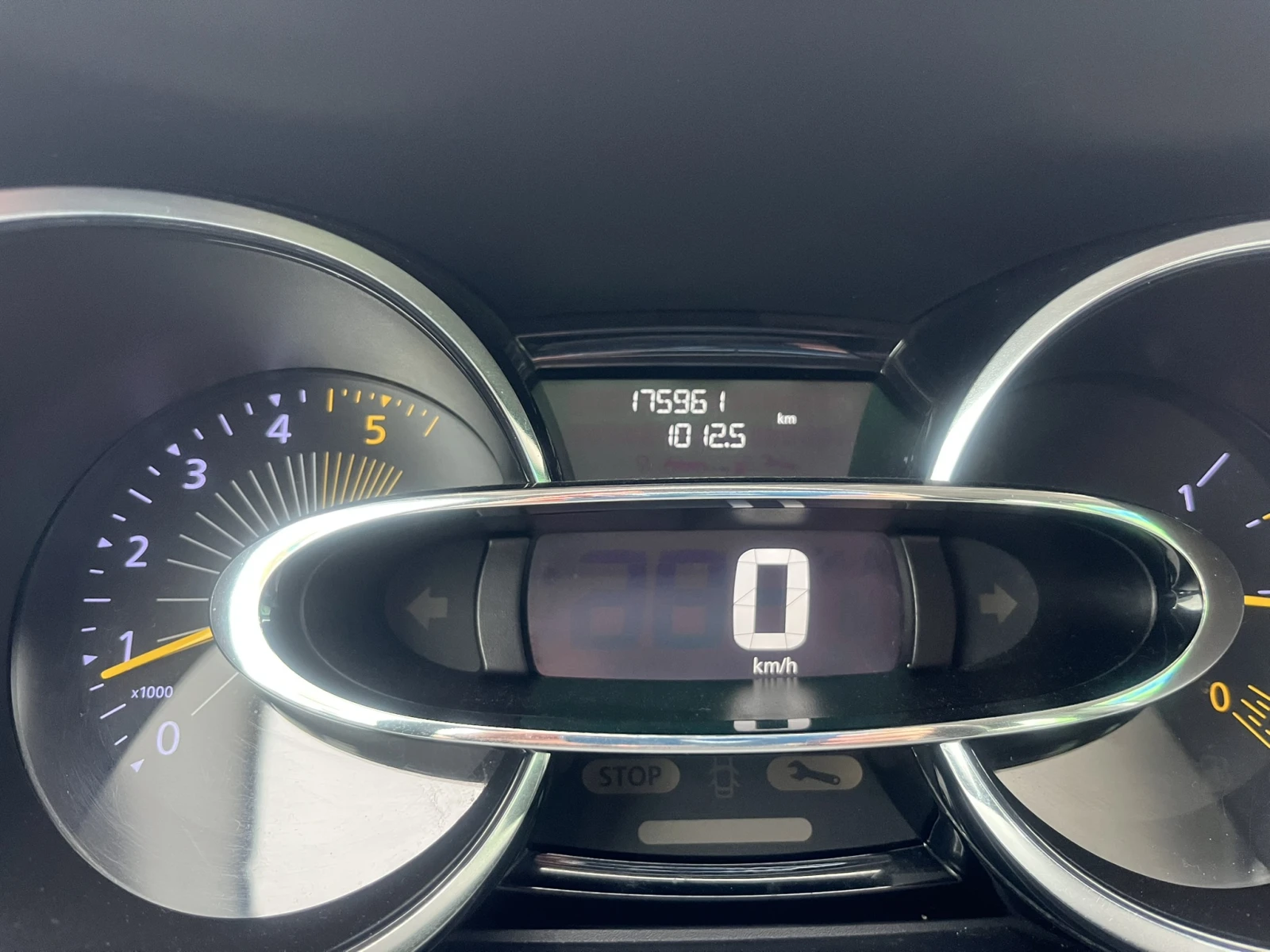 Renault Clio 1.5 dci 90к.с.Регист.Обслужена, снимка 14 - Автомобили и джипове - 54481322