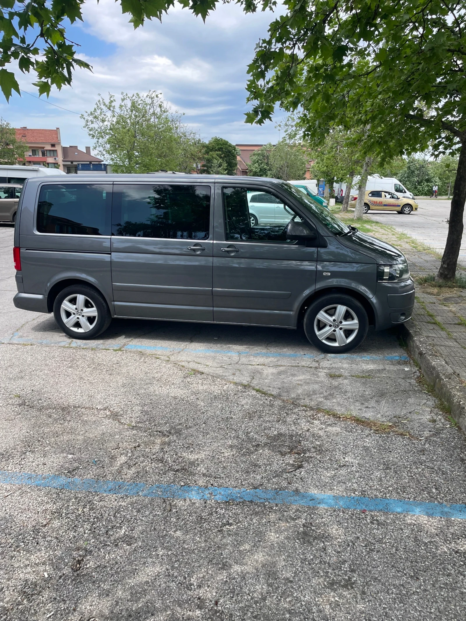 VW Multivan, снимка 10 - Автомобили и джипове - 54594806