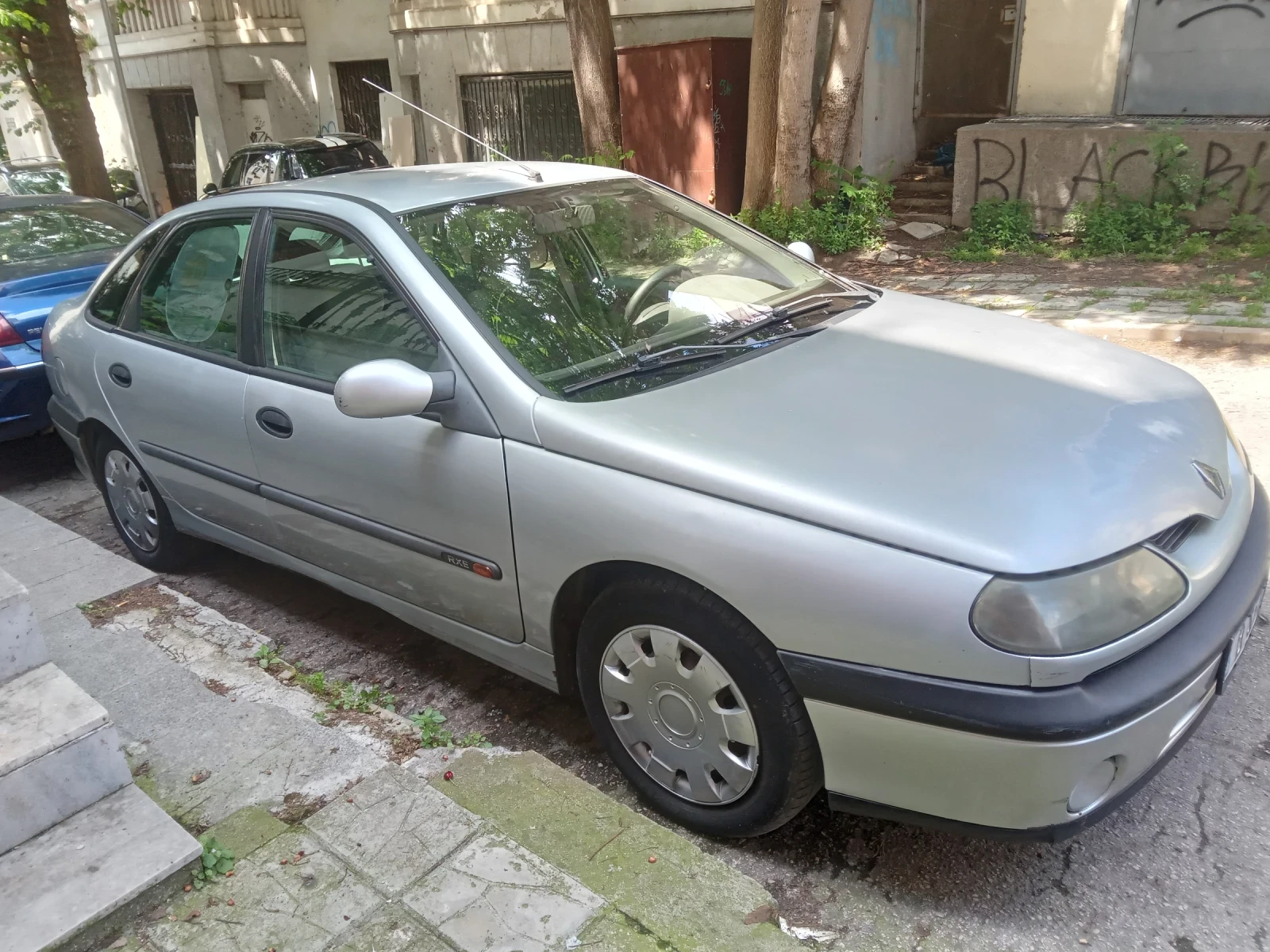 Renault Laguna 1, 6 бензин, снимка 4 - Автомобили и джипове - 54821197