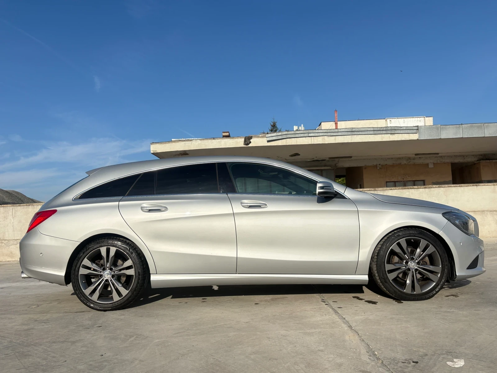 Mercedes-Benz CLA 180, снимка 13 - Автомобили и джипове - 54966673