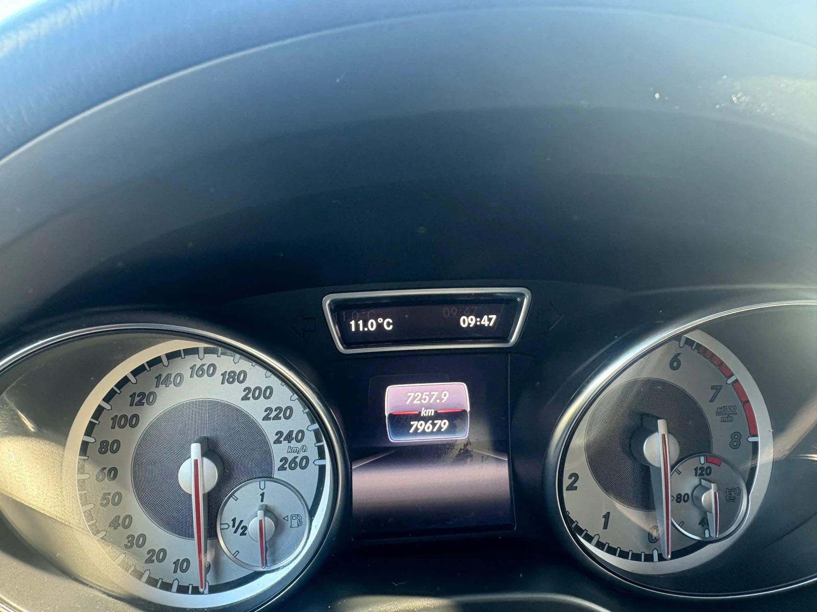 Mercedes-Benz CLA 180, снимка 10 - Автомобили и джипове - 54966673