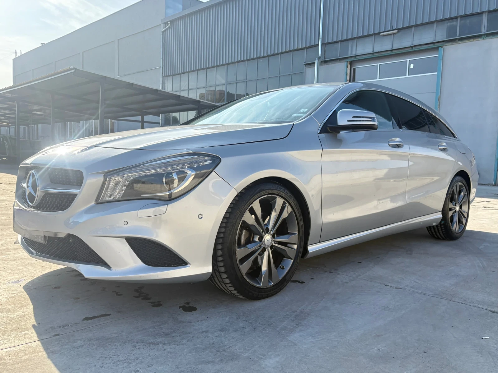 Mercedes-Benz CLA 180, снимка 14 - Автомобили и джипове - 54966673