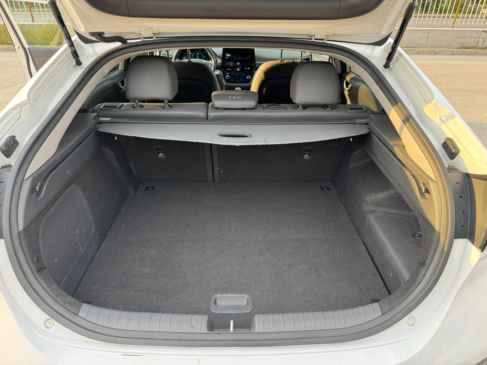 Hyundai Ioniq, снимка 17 - Автомобили и джипове - 55170809