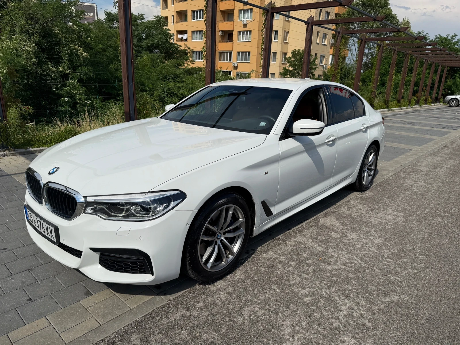 BMW 530 xDrive M-pack keyless, снимка 3 - Автомобили и джипове - 55221526