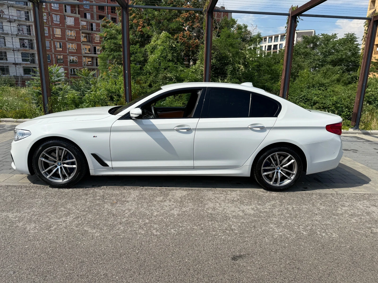 BMW 530 xDrive M-pack keyless, снимка 5 - Автомобили и джипове - 55221526