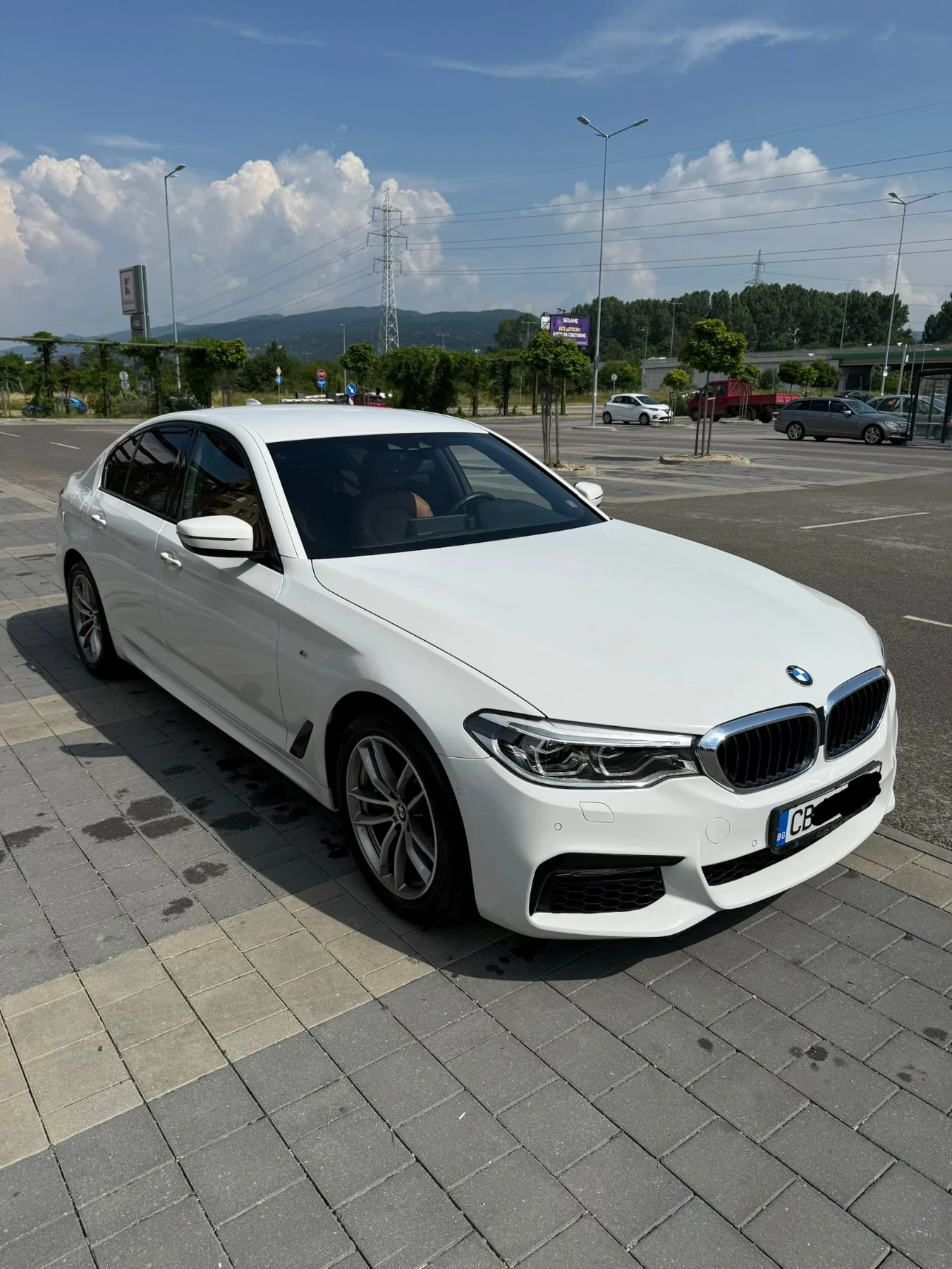 BMW 530 xDrive M-pack keyless, снимка 4 - Автомобили и джипове - 55221526