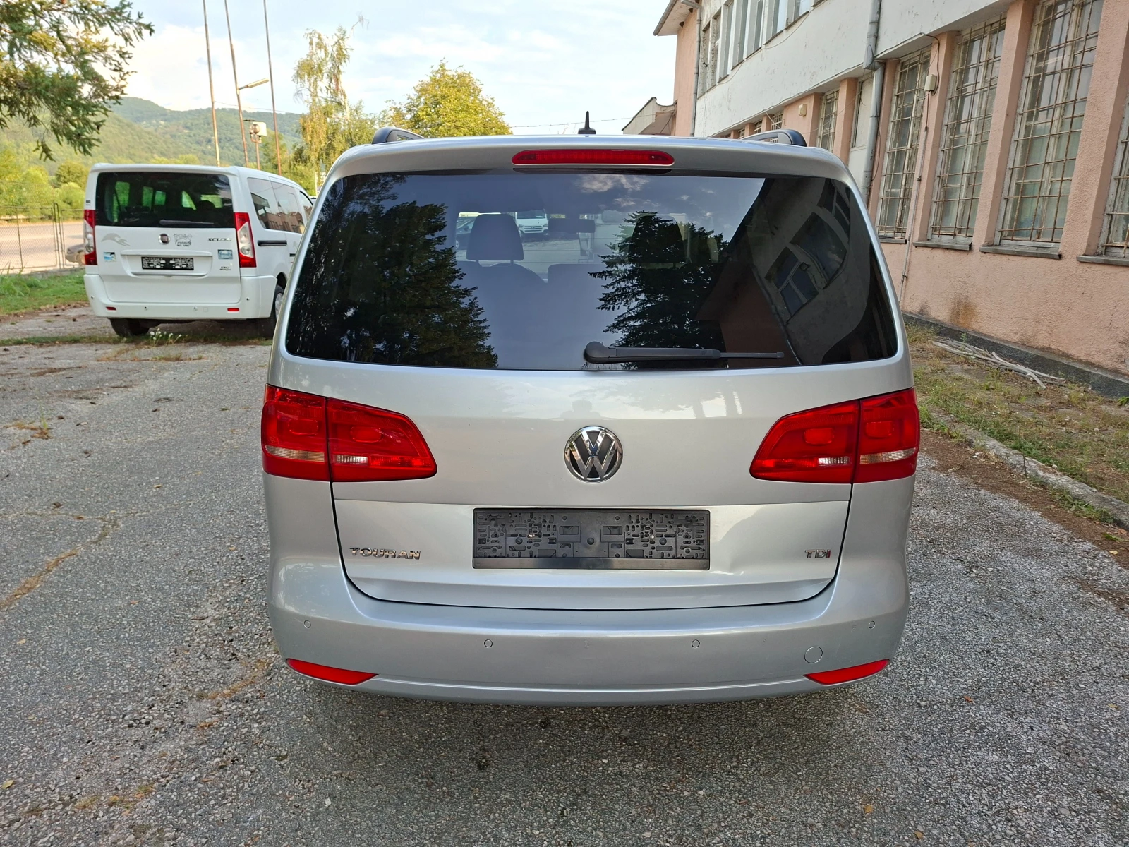 VW Touran 1, 6TDI* 105к.с* 7места* Клима, снимка 4 - Автомобили и джипове - 55598771