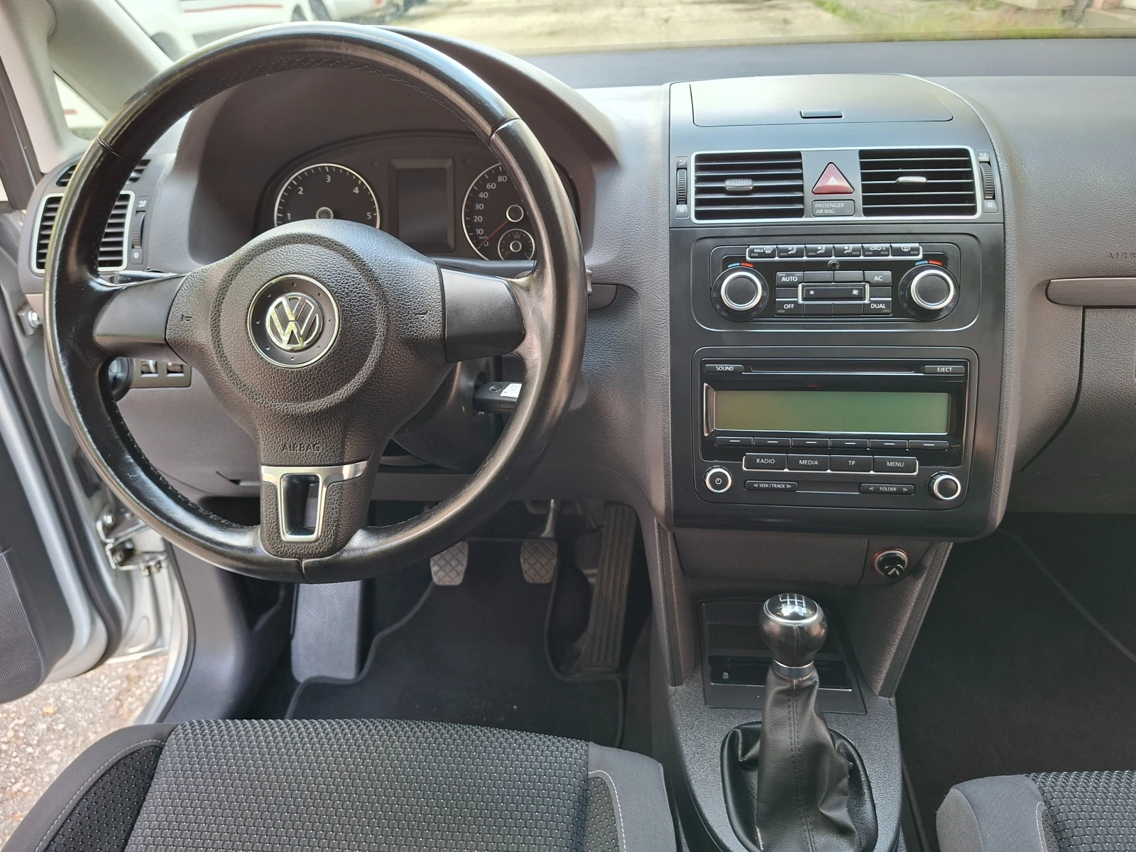 VW Touran 1, 6TDI* 105к.с* 7места* Клима, снимка 14 - Автомобили и джипове - 55598771