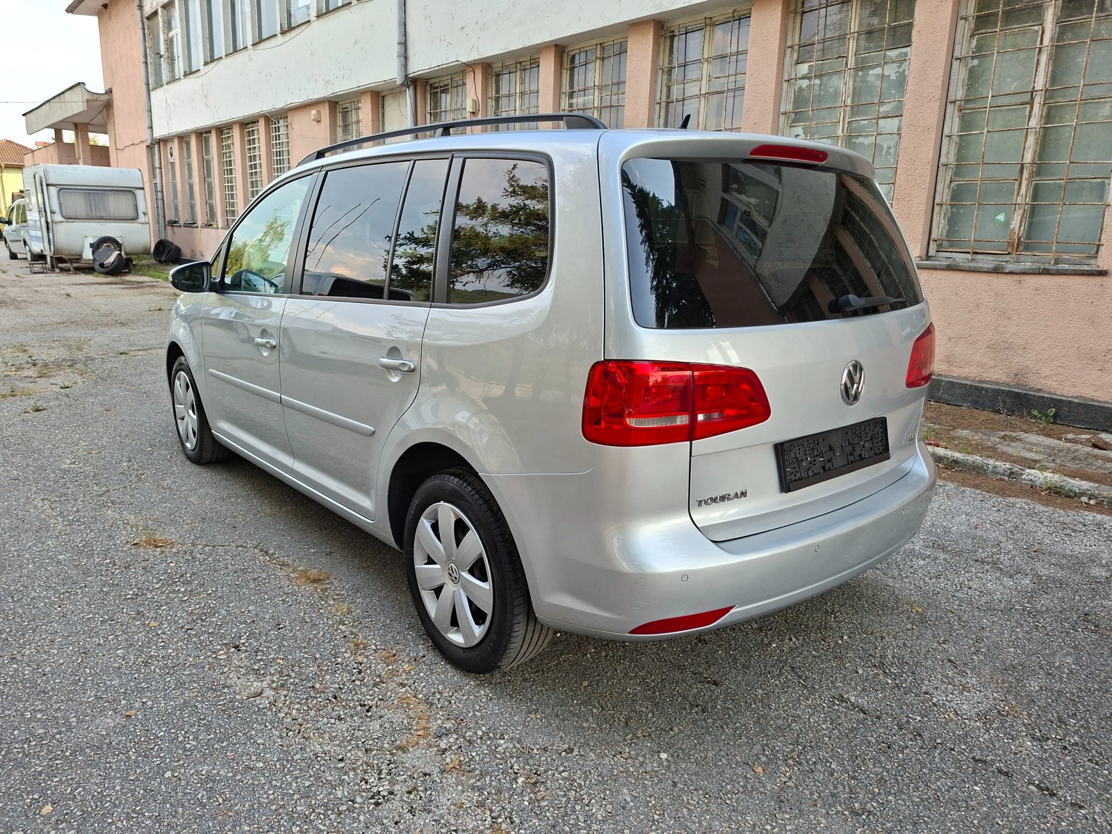 VW Touran 1, 6TDI* 105к.с* 7места* Клима, снимка 3 - Автомобили и джипове - 55598771