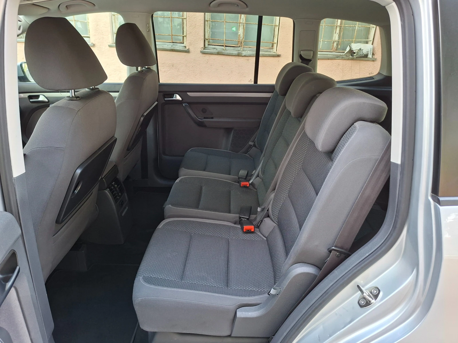 VW Touran 1, 6TDI* 105к.с* 7места* Клима, снимка 10 - Автомобили и джипове - 55598771