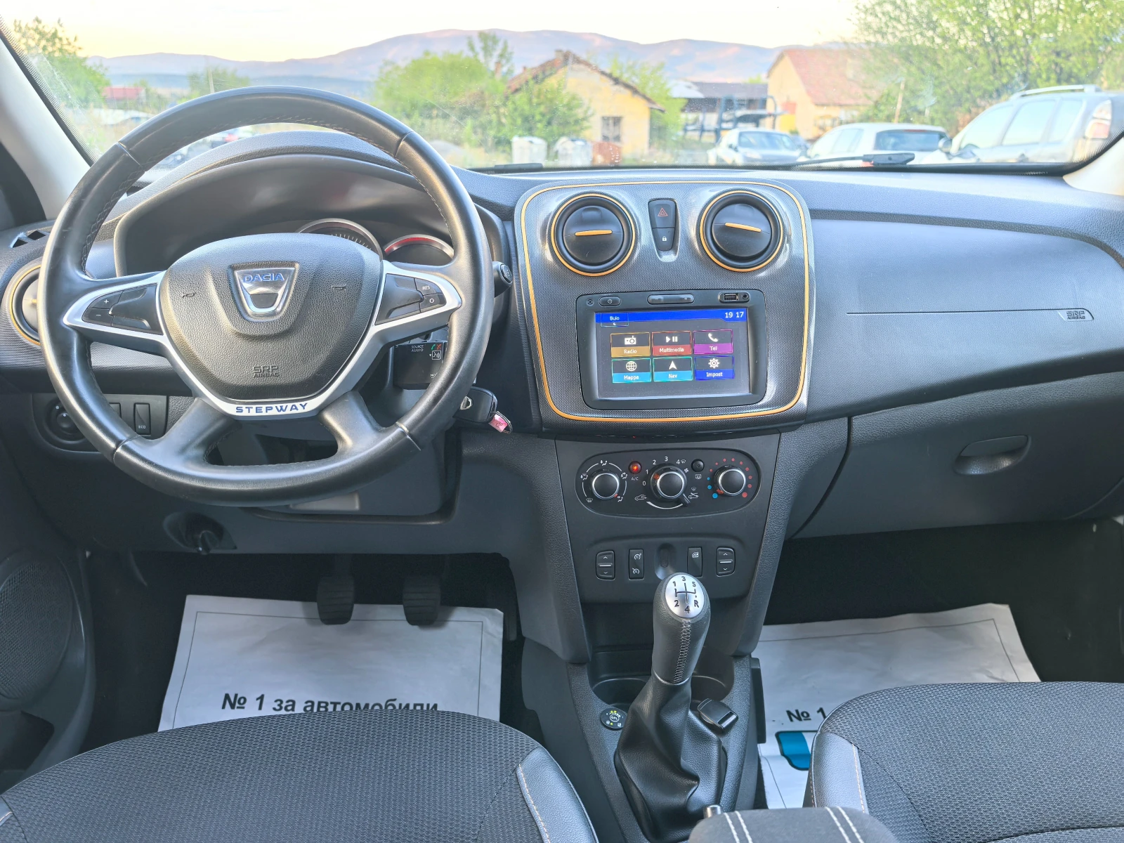 Dacia Sandero 0.9 T, снимка 12 - Автомобили и джипове - 56123950