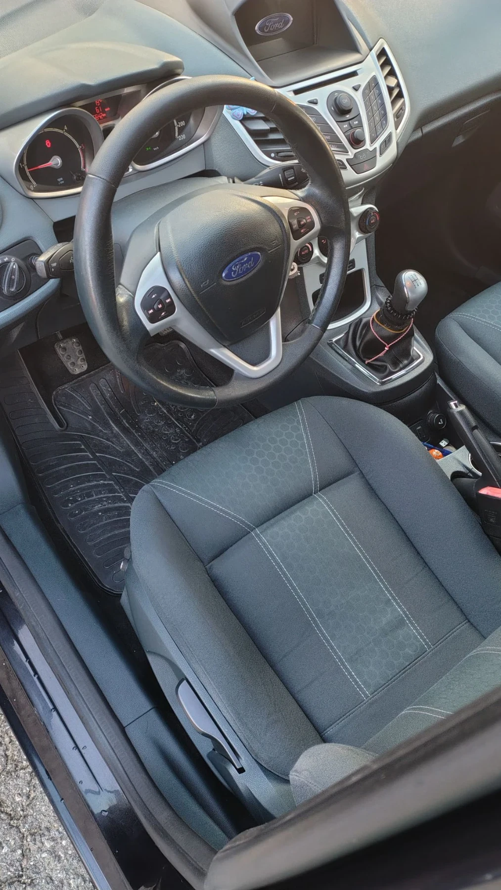 Ford Fiesta 1.6 TDCI, снимка 5 - Автомобили и джипове - 56163288