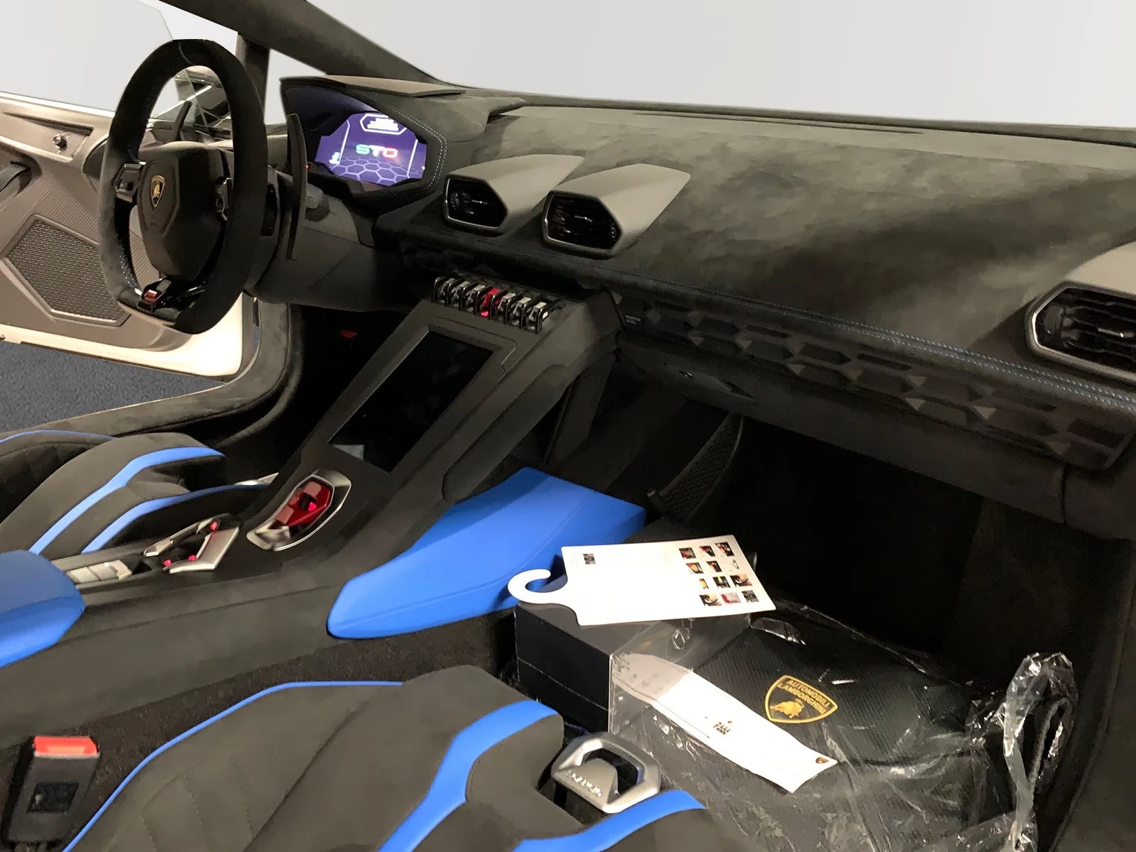 Lamborghini Huracan STO/V10/LIFT/CCMR/ALCANTARA/CAM/20" | Mobile.bg � ����������� 9