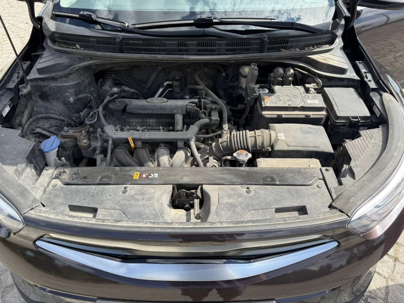 Kia Stonic, снимка 11 - Автомобили и джипове - 51885083