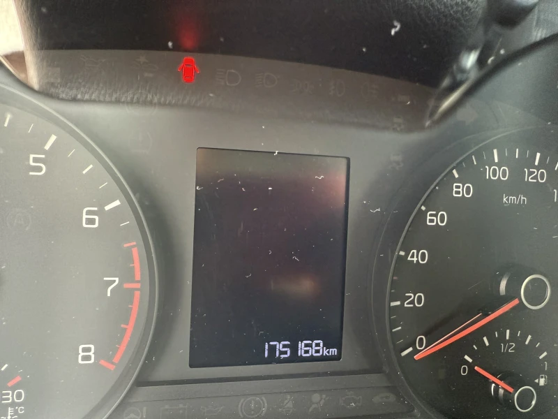 Kia Stonic, снимка 6 - Автомобили и джипове - 51885083