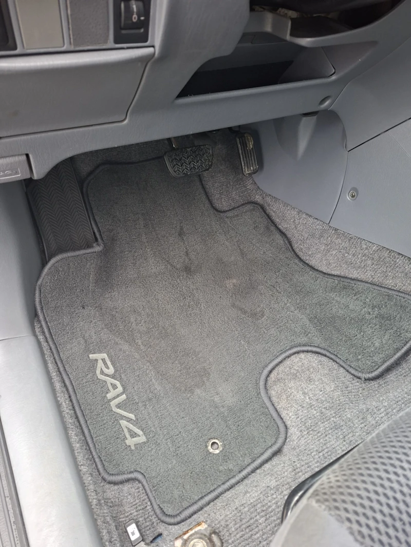 Toyota Rav4 2.0 VVTI TOP, снимка 13 - Автомобили и джипове - 53432200