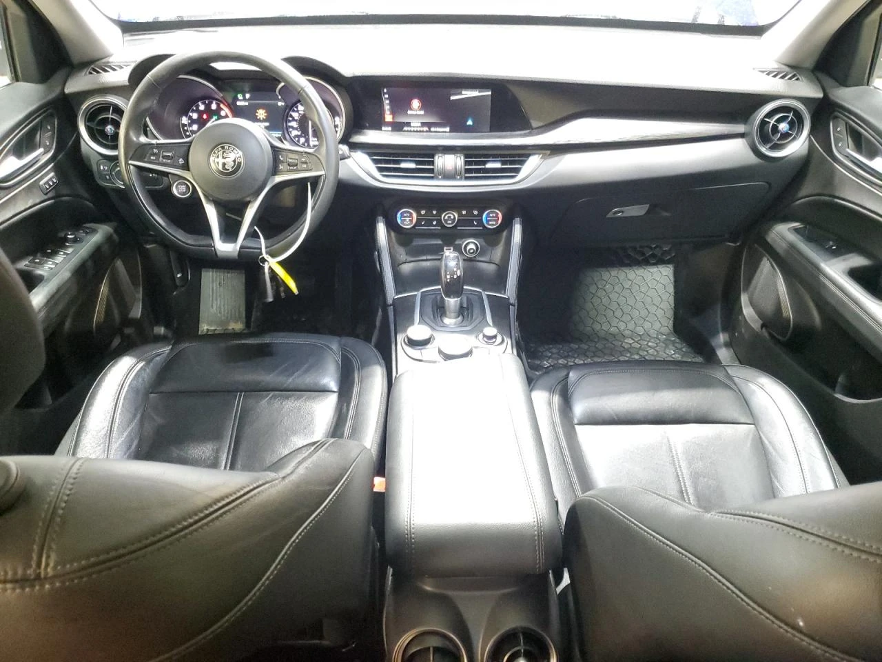 Alfa Romeo Stelvio Q4* PANO* KEYLESS* КАМЕРА - изображение 8
