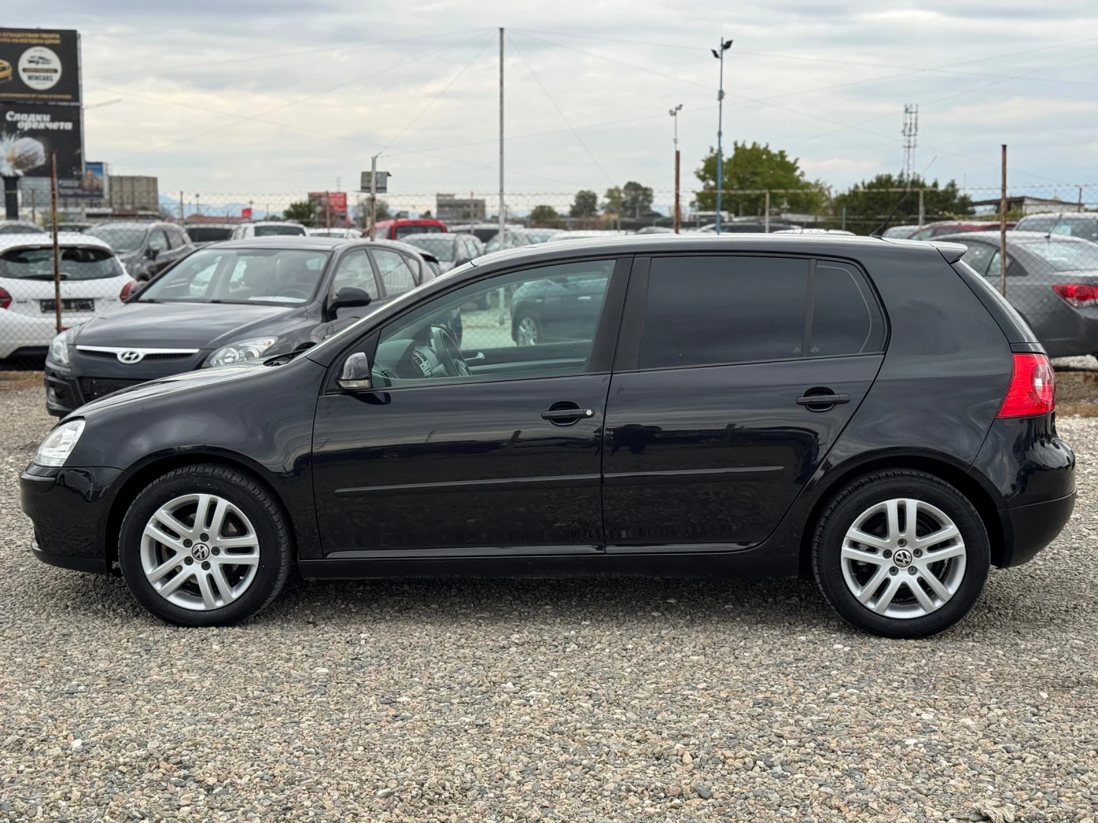 VW Golf 1.6 MPI 102hp UNITED - изображение 2