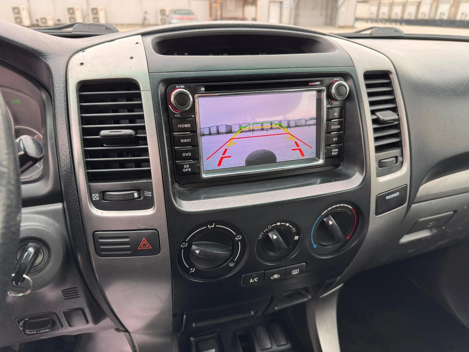 Toyota Land cruiser 2010г къса база Без ръжда Lift навигация, снимка 10 - Автомобили и джипове - 53981365