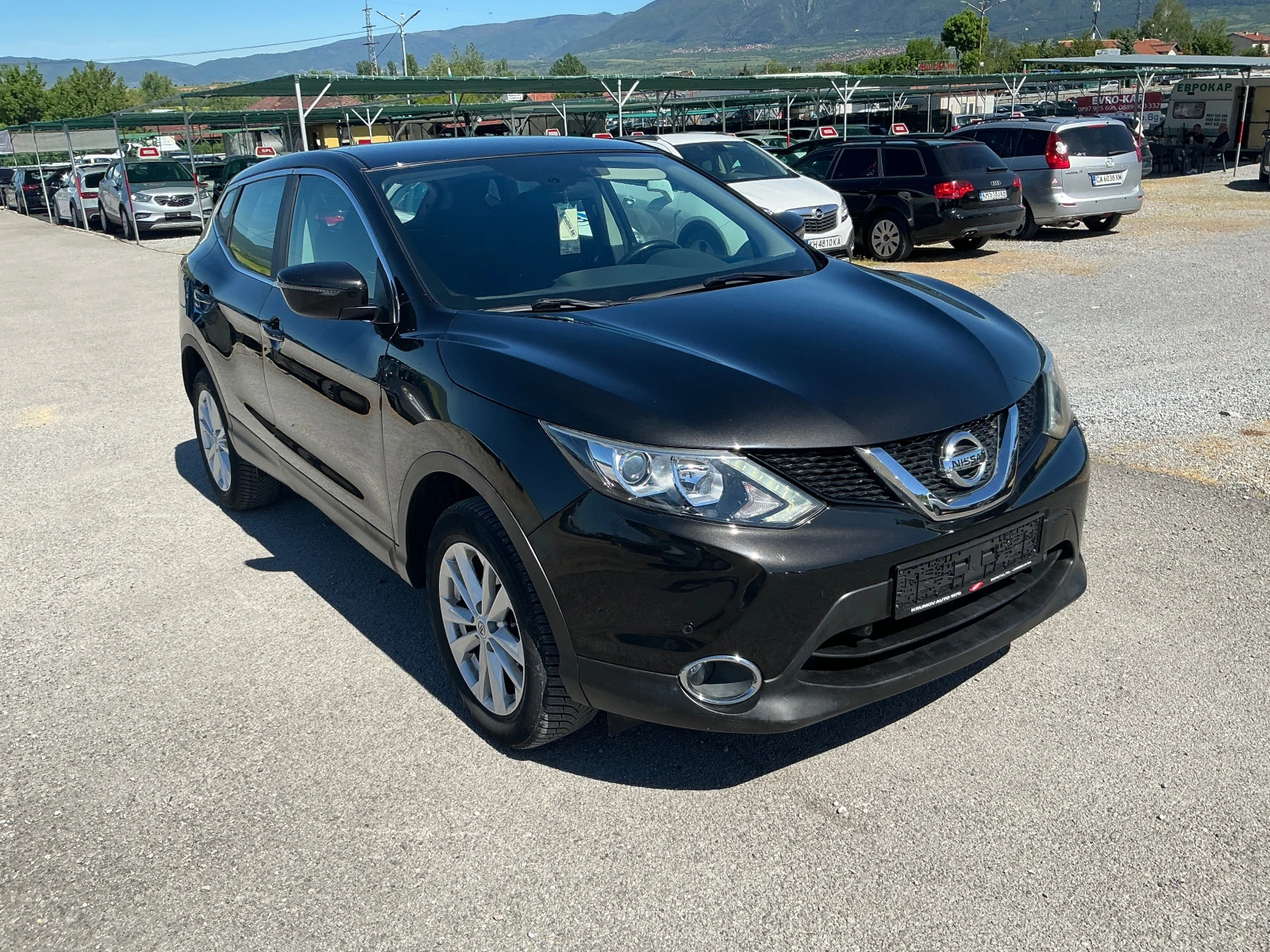 Nissan Qashqai 1.5 DCI, снимка 2 - Автомобили и джипове - 54558807