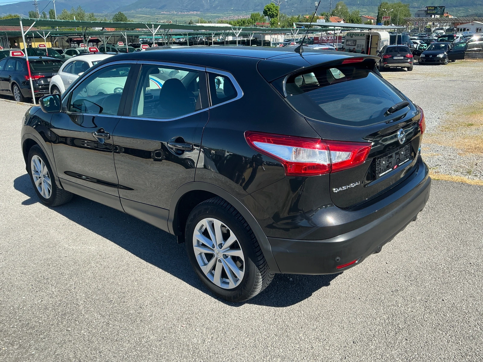 Nissan Qashqai 1.5 DCI, снимка 6 - Автомобили и джипове - 54558807