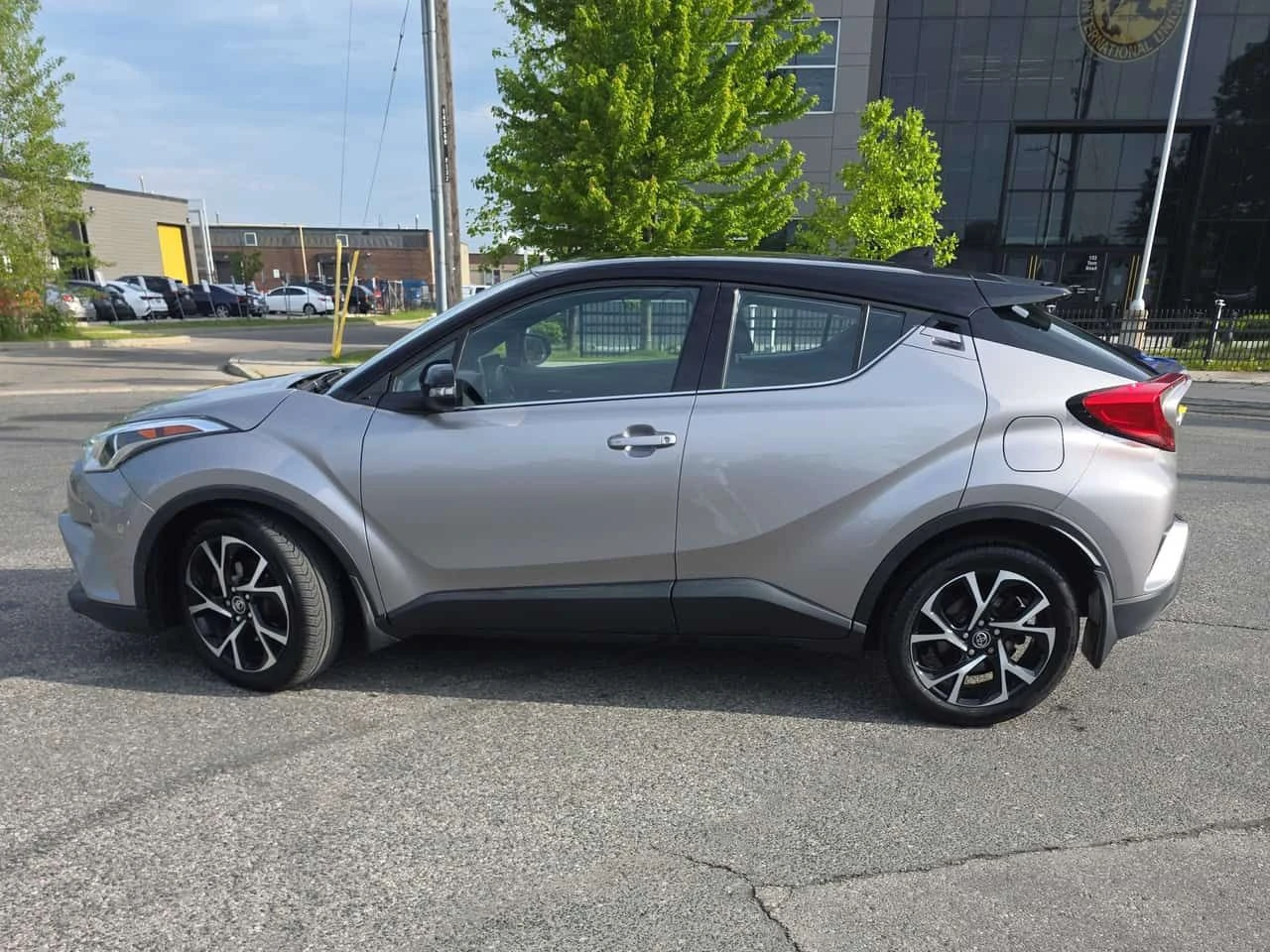 Toyota C-HR * FWD * Ltd Avail* АВТОКРЕДИТ БЕЗ ПЪРВОНАЧАЛНА* , снимка 2 - Автомобили и джипове - 54904428