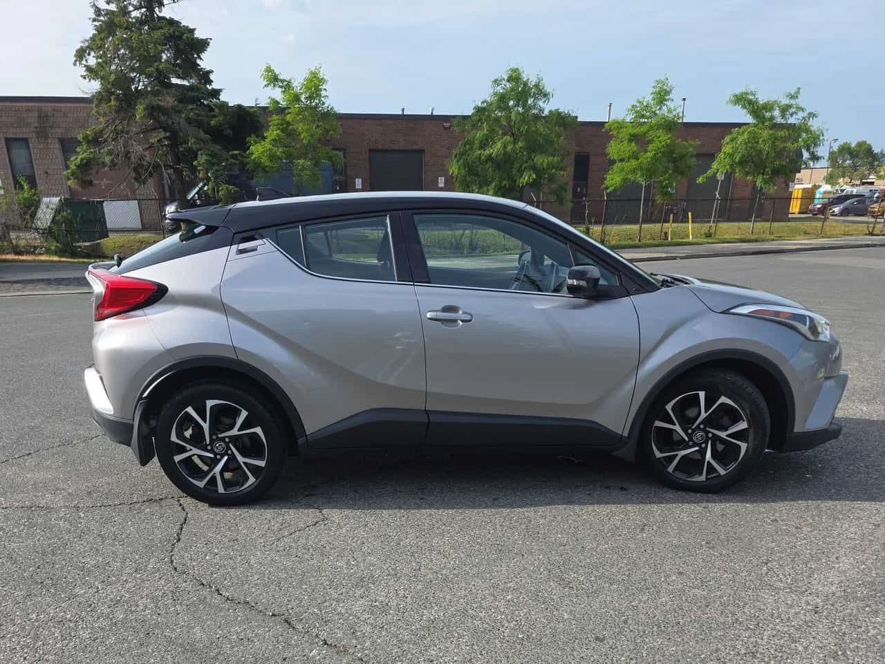 Toyota C-HR * FWD * Ltd Avail* АВТОКРЕДИТ БЕЗ ПЪРВОНАЧАЛНА* , снимка 3 - Автомобили и джипове - 54904428