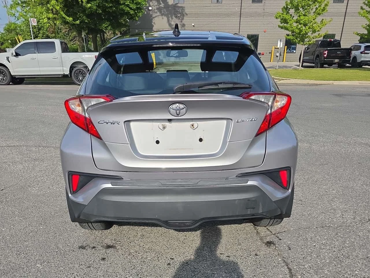 Toyota C-HR * FWD * Ltd Avail* АВТОКРЕДИТ БЕЗ ПЪРВОНАЧАЛНА* , снимка 4 - Автомобили и джипове - 54904428