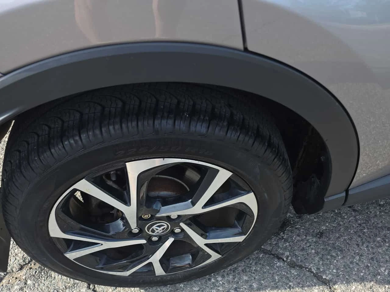 Toyota C-HR * FWD * Ltd Avail* АВТОКРЕДИТ БЕЗ ПЪРВОНАЧАЛНА* , снимка 12 - Автомобили и джипове - 54904428