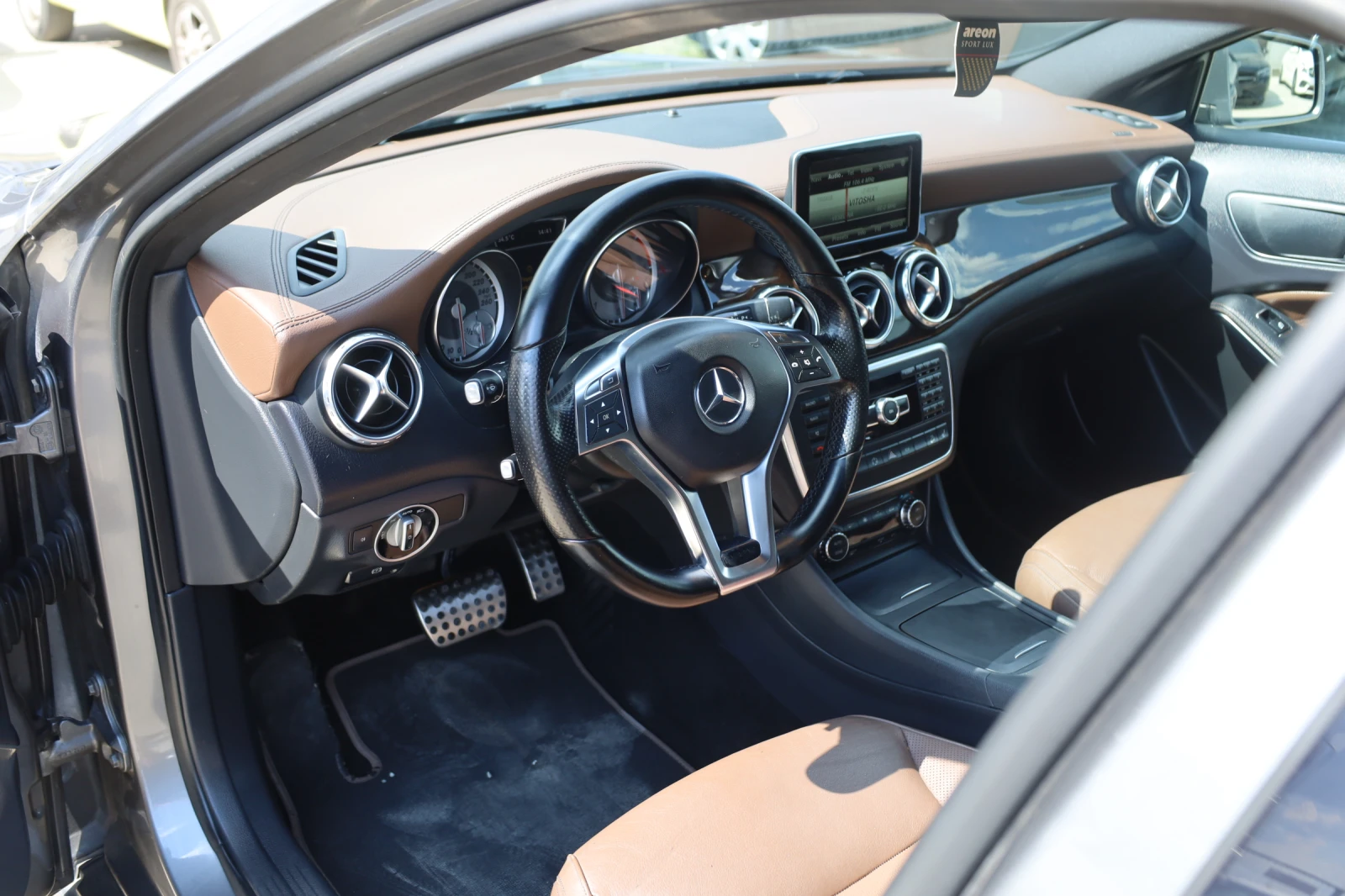 Mercedes-Benz GLA 200  4-МATIC/AMG/HARMAN-KARDON/PODGREV/LIZING, снимка 6 - Автомобили и джипове - 55576092