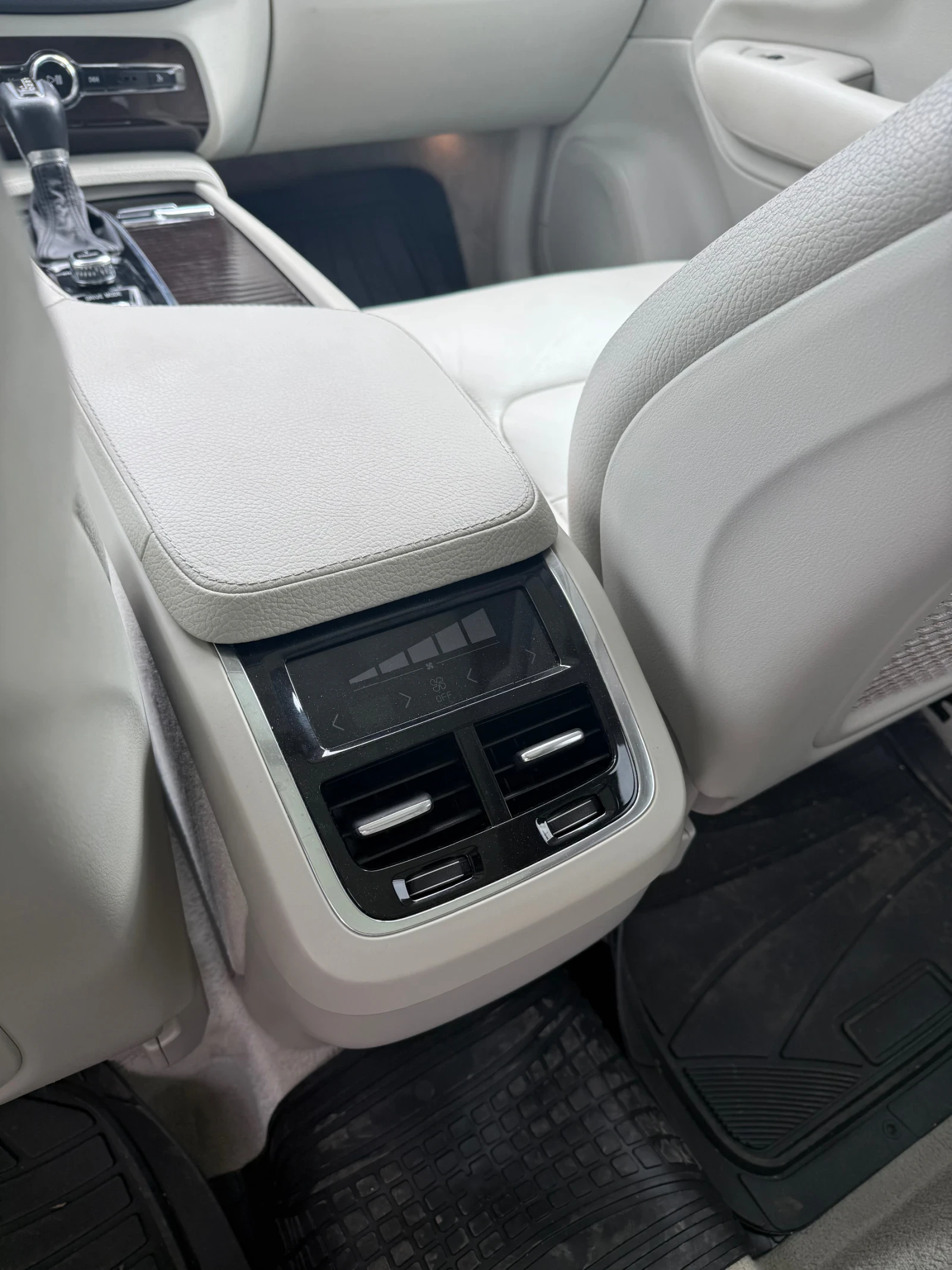 Volvo Xc90, снимка 9 - Автомобили и джипове - 55786701