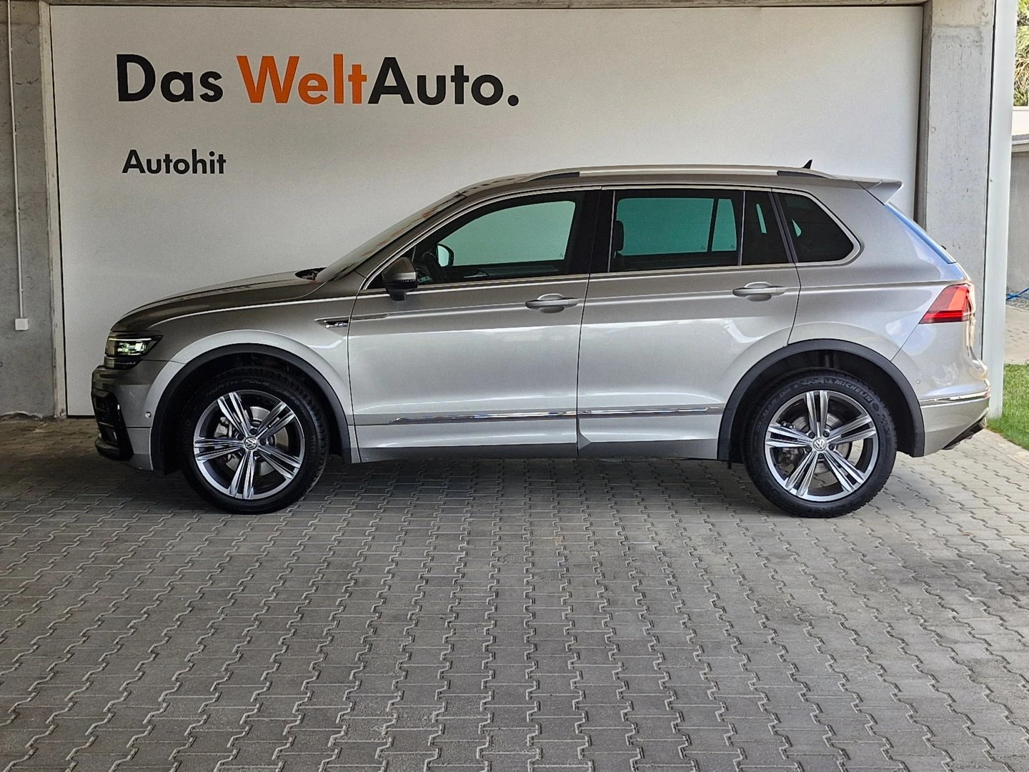 VW Tiguan, снимка 3 - Автомобили и джипове - 56421331