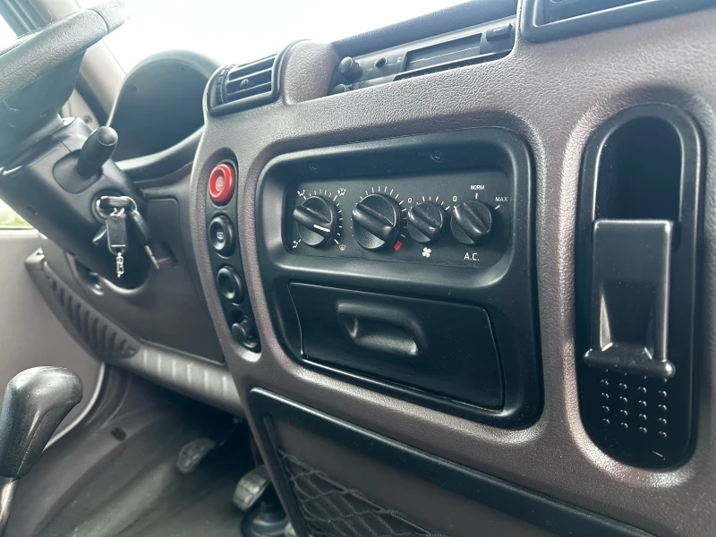 Opel Movano 2.8DTI* Климатик* , снимка 8 - Бусове и автобуси - 53249783