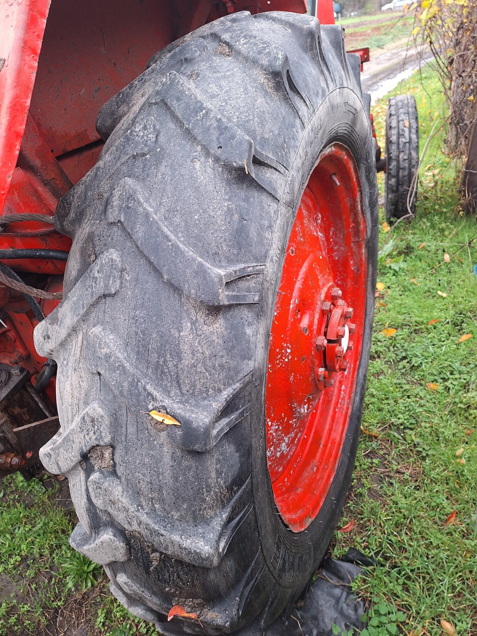 Трактор ЮМЗ, снимка 1