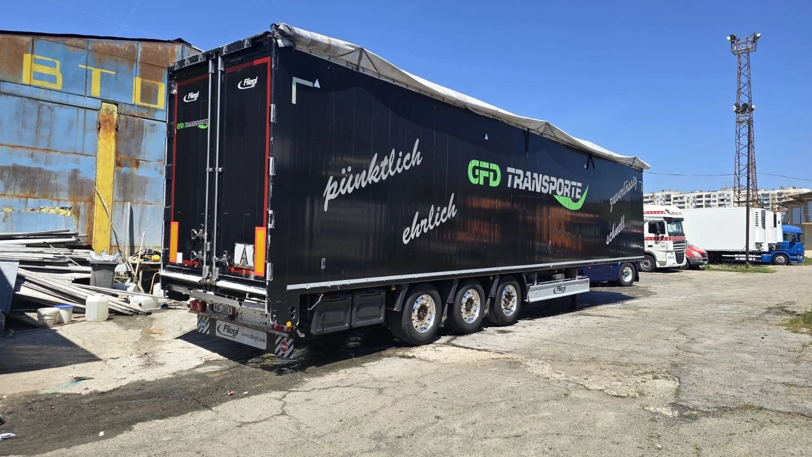 Полуремарке Fliegl 92 куб / тара 7200 кг