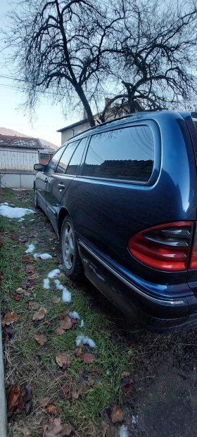 Mercedes-Benz E 320 Avangard, снимка 4