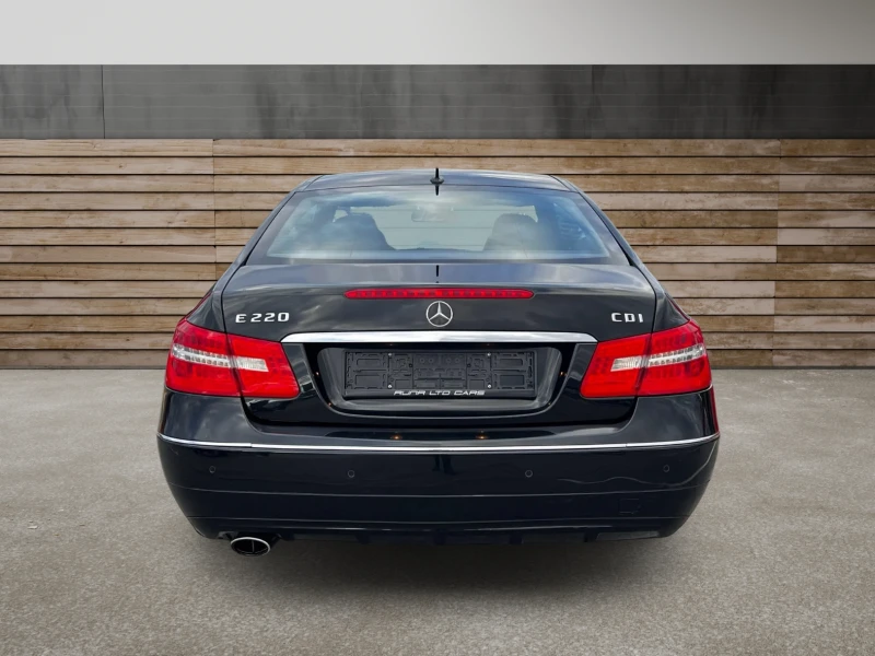 Mercedes-Benz E 220 CDi Coupe 111000km ГАРАНТИРАН ПРОБЕГ, снимка 5 - Автомобили и джипове - 48680032