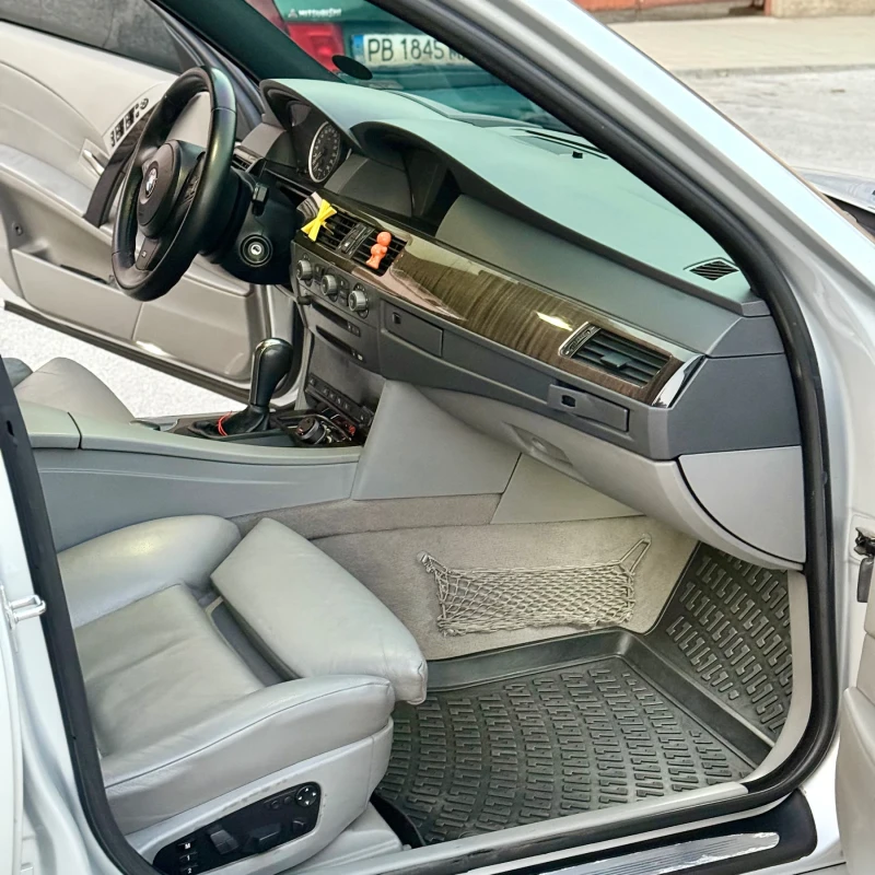 BMW 535 * Фабричен M-Пакет* * Head-Up* * Подгрев* , снимка 7 - Автомобили и джипове - 51588770