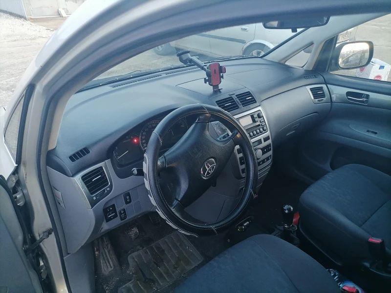 Toyota Avensis verso, снимка 4 - Автомобили и джипове - 52909818