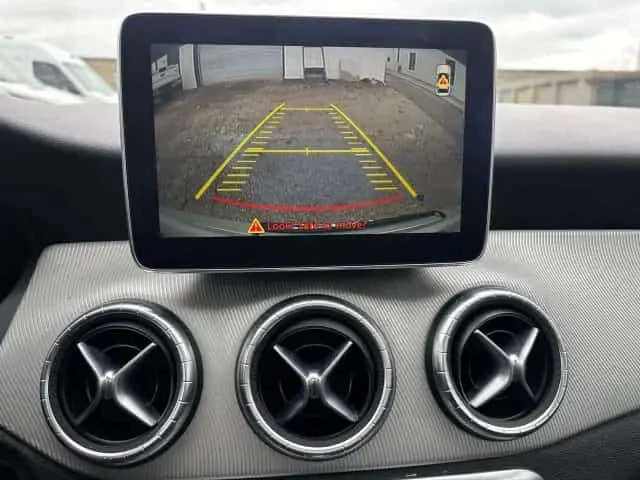 Mercedes-Benz CLA 250 ПОДГРЕВИ * ШИБИДАХ * CARFAX * , снимка 14 - Автомобили и джипове - 54032579