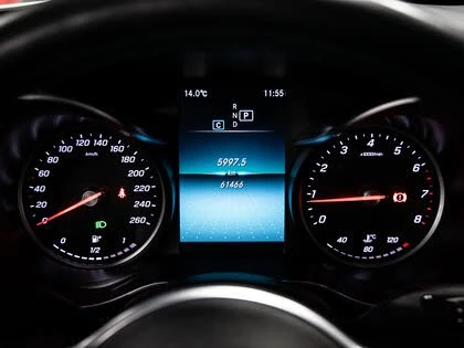 Mercedes-Benz C 300 4MATIC* АвтоКредит* (ЦЕНА ДО БГ), снимка 15 - Автомобили и джипове - 54139686