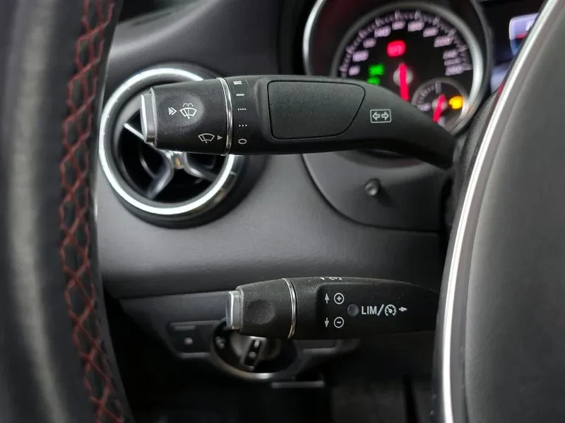 Mercedes-Benz CLA, снимка 17 - Автомобили и джипове - 54288279