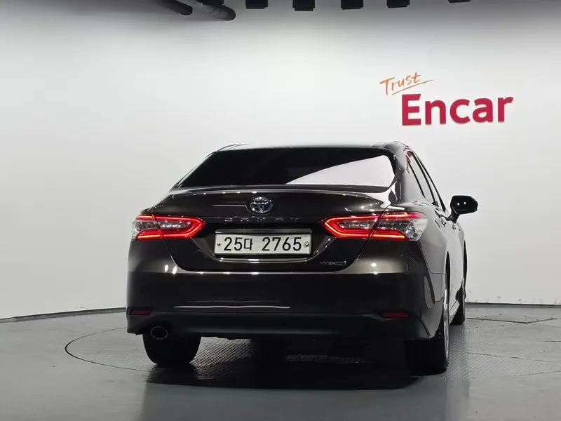 Toyota Camry  (Xv70) 2.5 Xle Hybrid | Mobile.bg � ����������� 4
