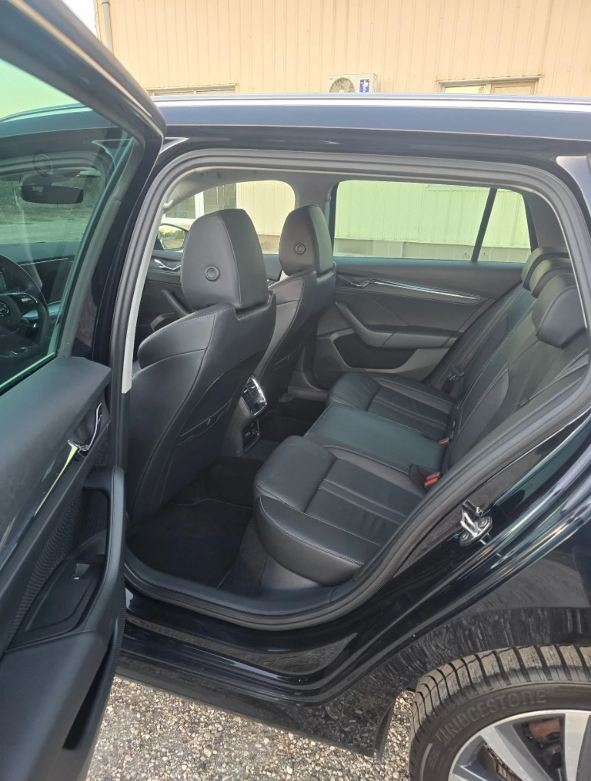 Skoda Octavia DISTRONIC HEAD UP KEYLESS GO 4 � ������� 18  | Mobile.bg � ����������� 12