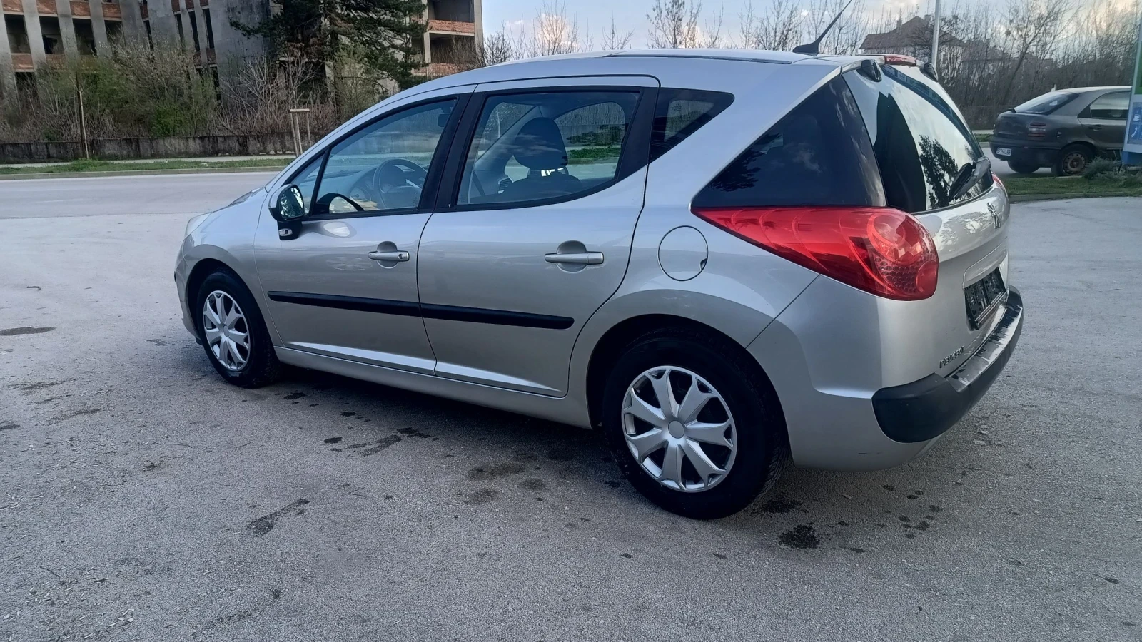 Peugeot 207 SW 1.6 HDI 90k.s  - изображение 5