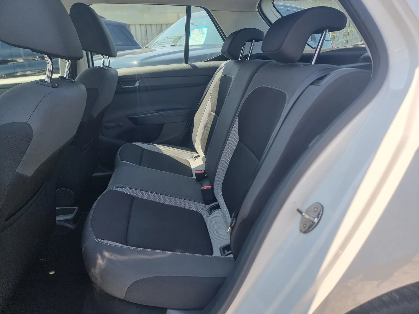 Skoda Fabia 1.4TDI DISTRONIC - изображение 7