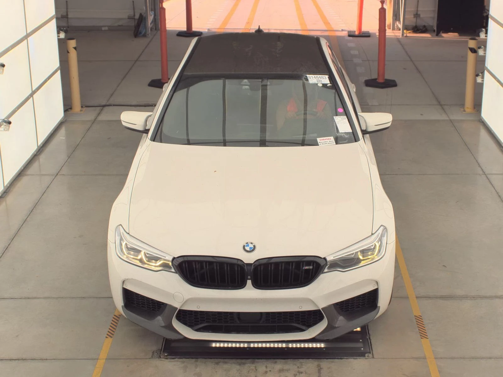 BMW M5 B&W* HEADUP* DISTRONIK* МАСАЖ* ОБДУХ* ВАКУМ* LANE  - изображение 2