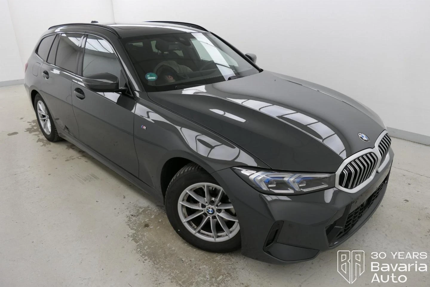 BMW 320 i Touring M Sport Paket Sportautomatic - изображение 4