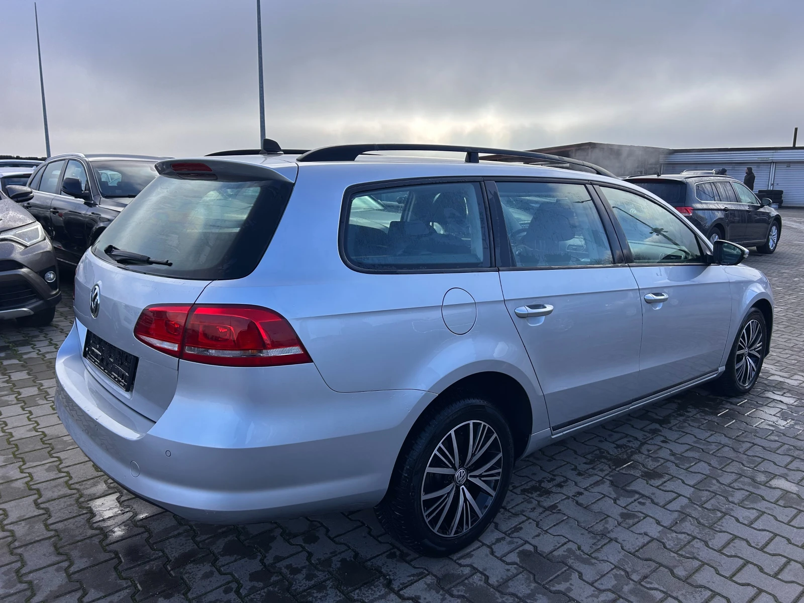 VW Passat 2.0TDI AVTOMAT EURO 5 - изображение 6